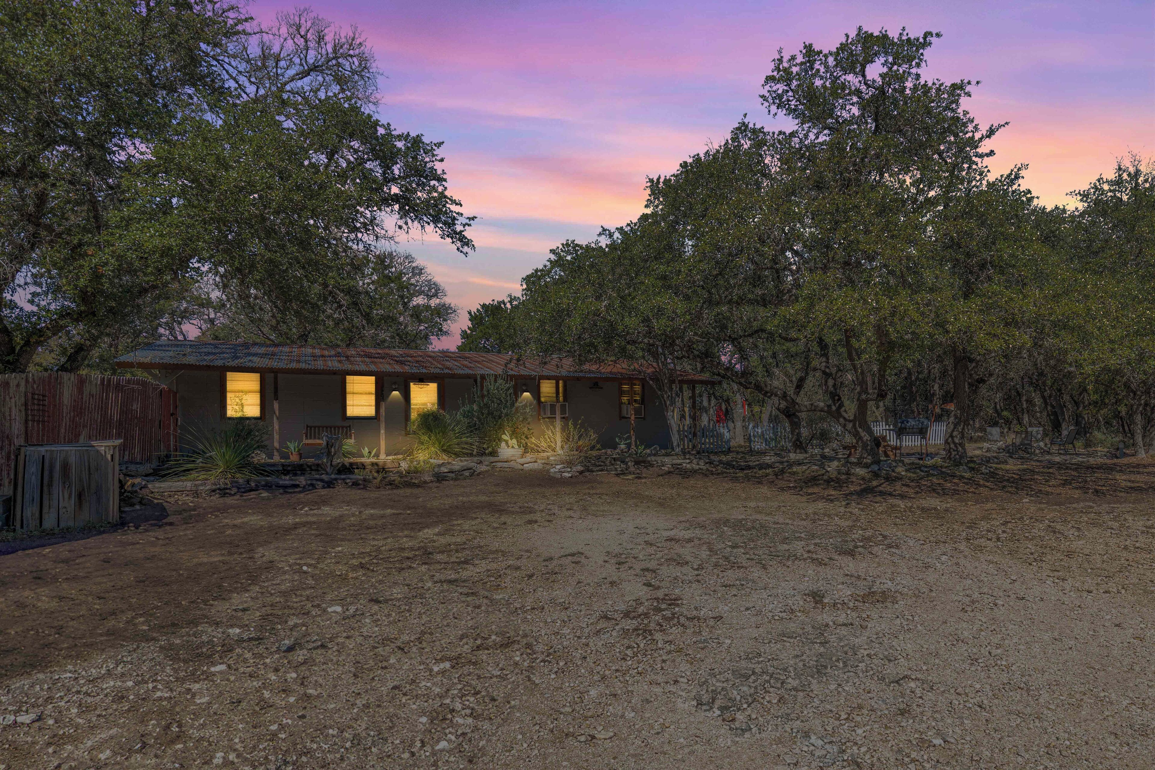 Family Cabin | Premium bedding, free WiFi, bed sheets