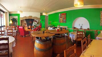 Dinner served, al fresco dining