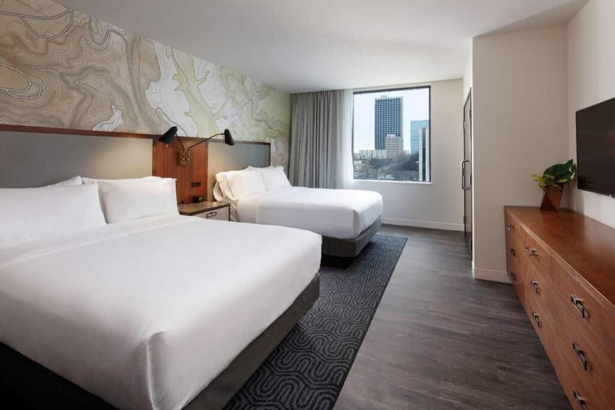 Coffre-fort, bureau, rideaux dâobscurcissement