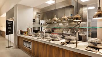 Free daily cooked-to-order breakfast