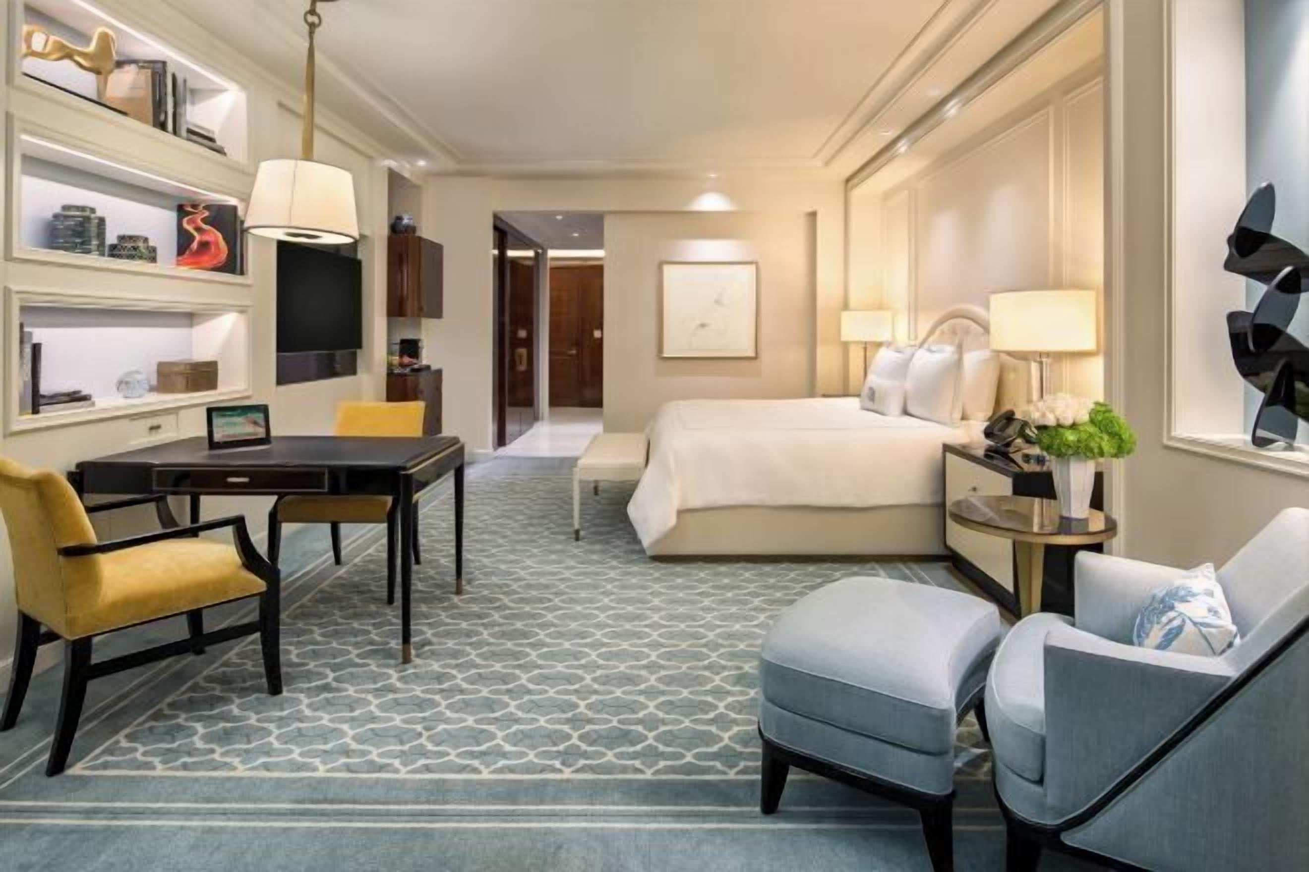 Ropa de cama de alta calidad, minibar, caja fuerte y escritorio