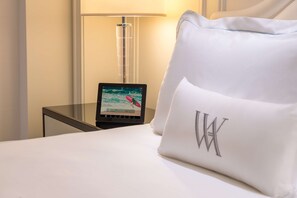 Deluxe Room, 2 Queen Beds (High Floor) | Premium bedding, minibar, in-room safe, desk - Waldorf Astoria Beverly Hills (Beverly Hills)