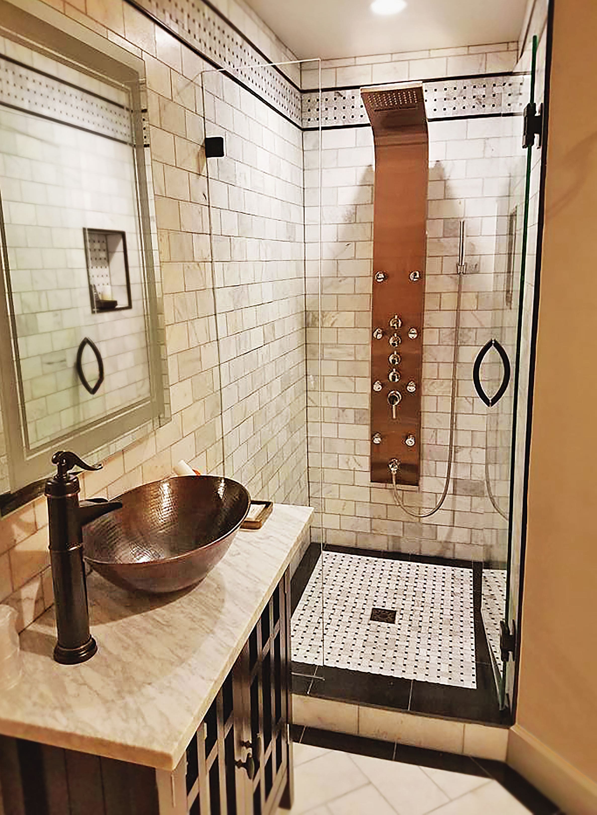 Signature kamer, 1 kingsize bed, privébadkamer | Badkamer | Gratis toiletartikelen, een haardroger, handdoeken