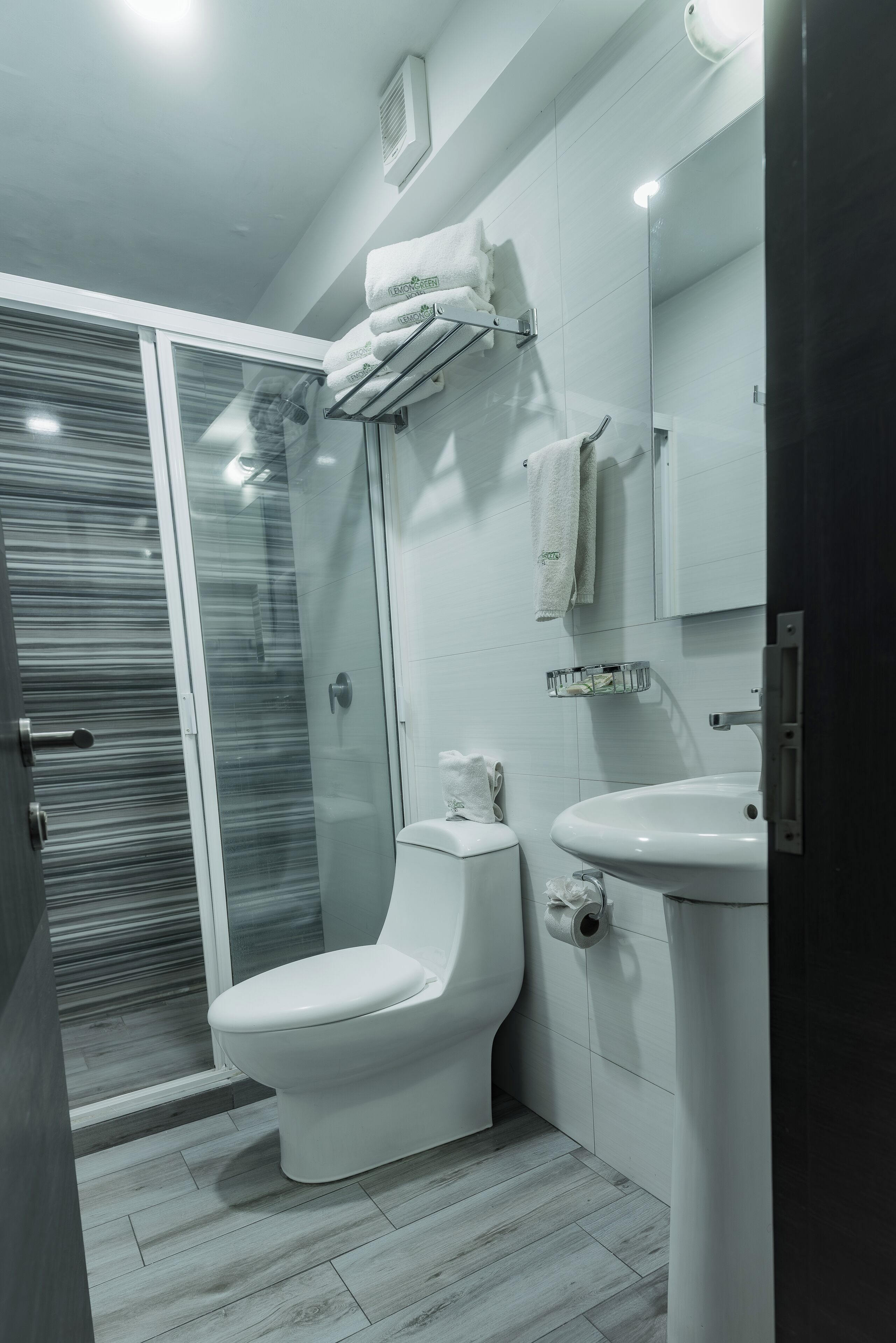 Photo - HOTEL LEMON GREEN -Zona Expo Frente al Centro de Convenciones