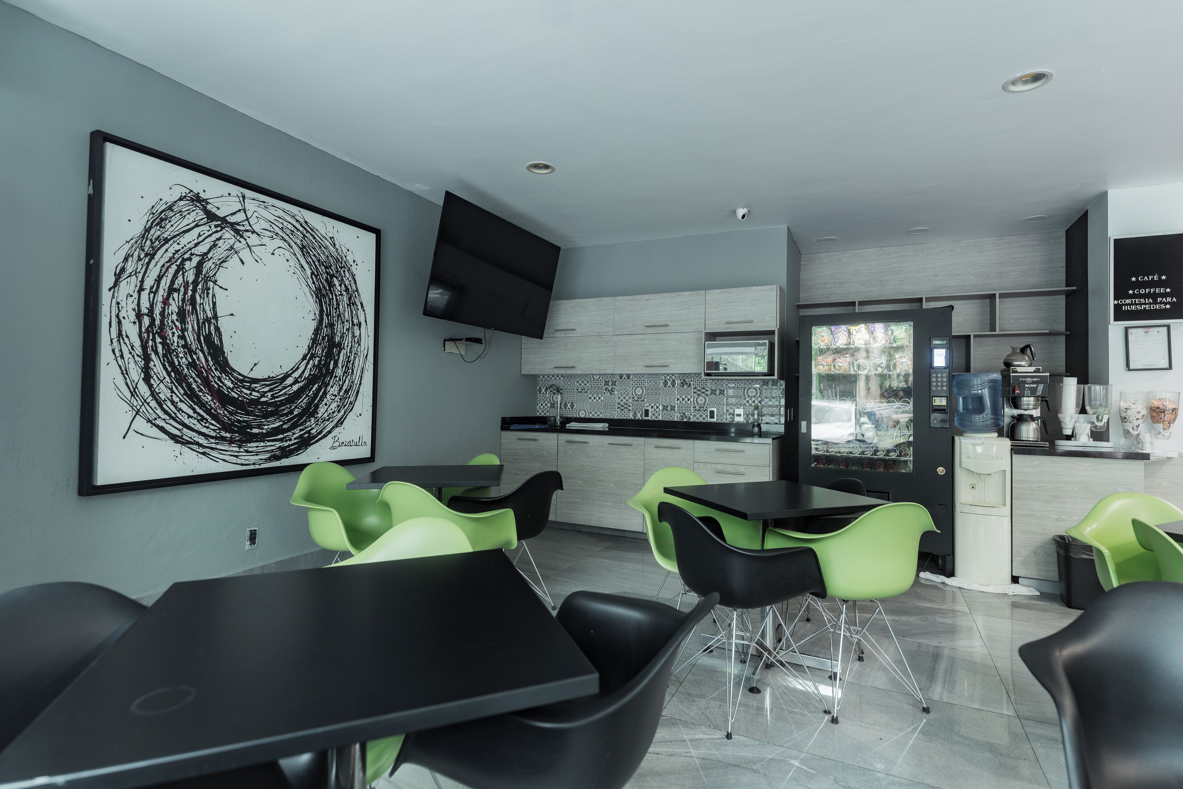 Televisión de pantalla plana de 40 pulgadas con canales por cable 