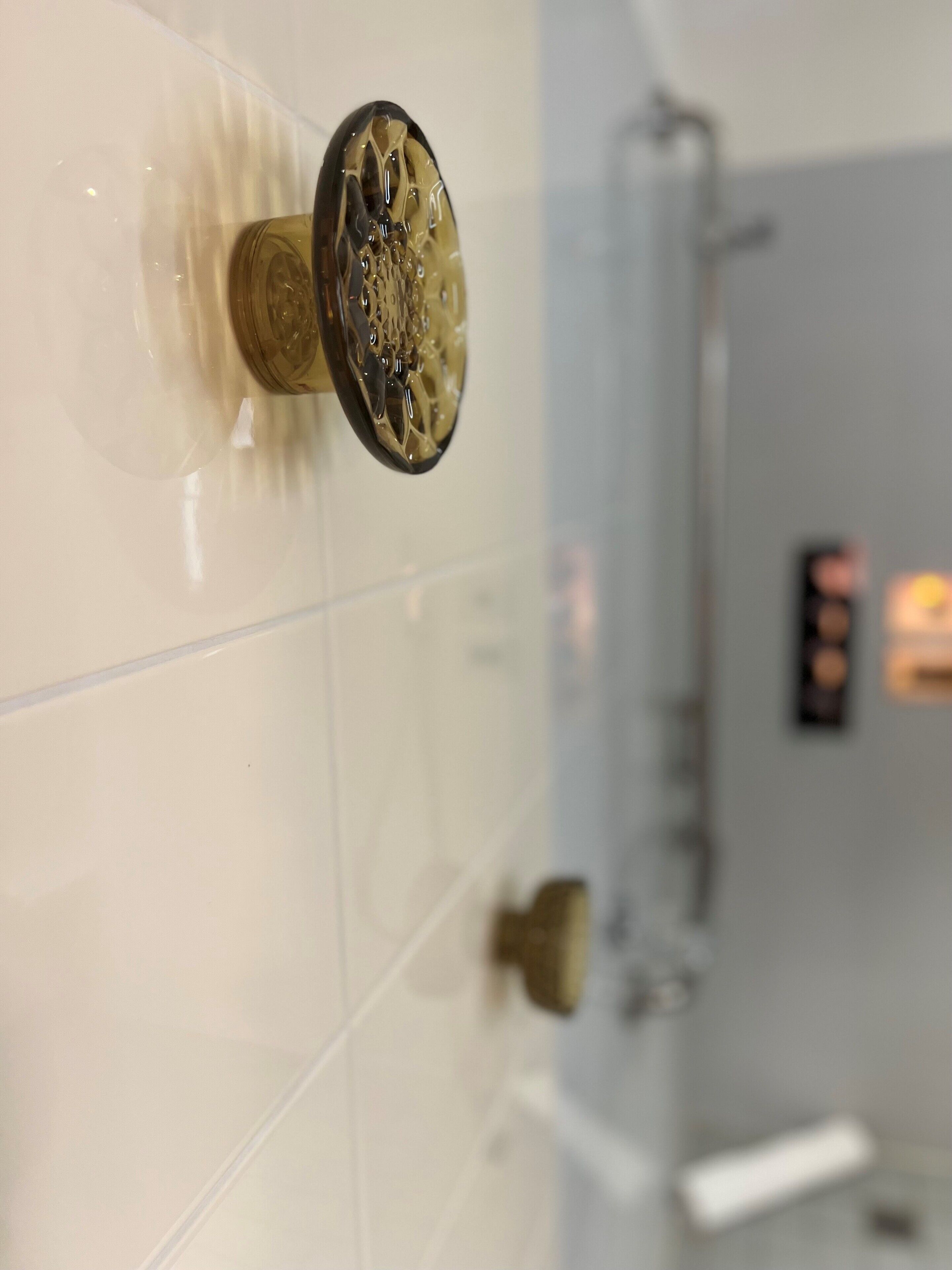 junior suite (avec spa) | bathroom | shower, rainfall showerhead, free toiletries, hair dryer