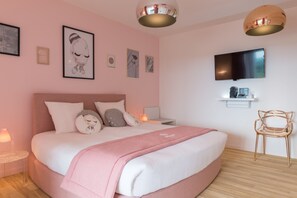 Junior Suite (avec Spa) | Premium bedding, in-room safe, individually decorated, blackout curtains - Hotel Omnubo Collection (Saint-Mars-la-Reorthe)