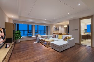 Suite Premier, 2 camere da letto | Area soggiorno | TV LCD, lettore DVD