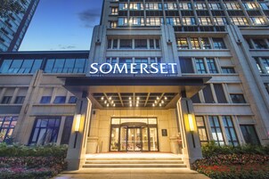 Facciata della struttura - sera/notte