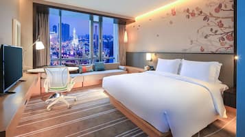 Premium bedding, in-room safe, desk, laptop workspace