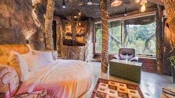Biệt thự truyền thống, 1 giường cỡ king, bồn tắm, quang cảnh công viên | 2 phòng ngủ, minibar, két bảo mật tại phòng, phòng cách âm