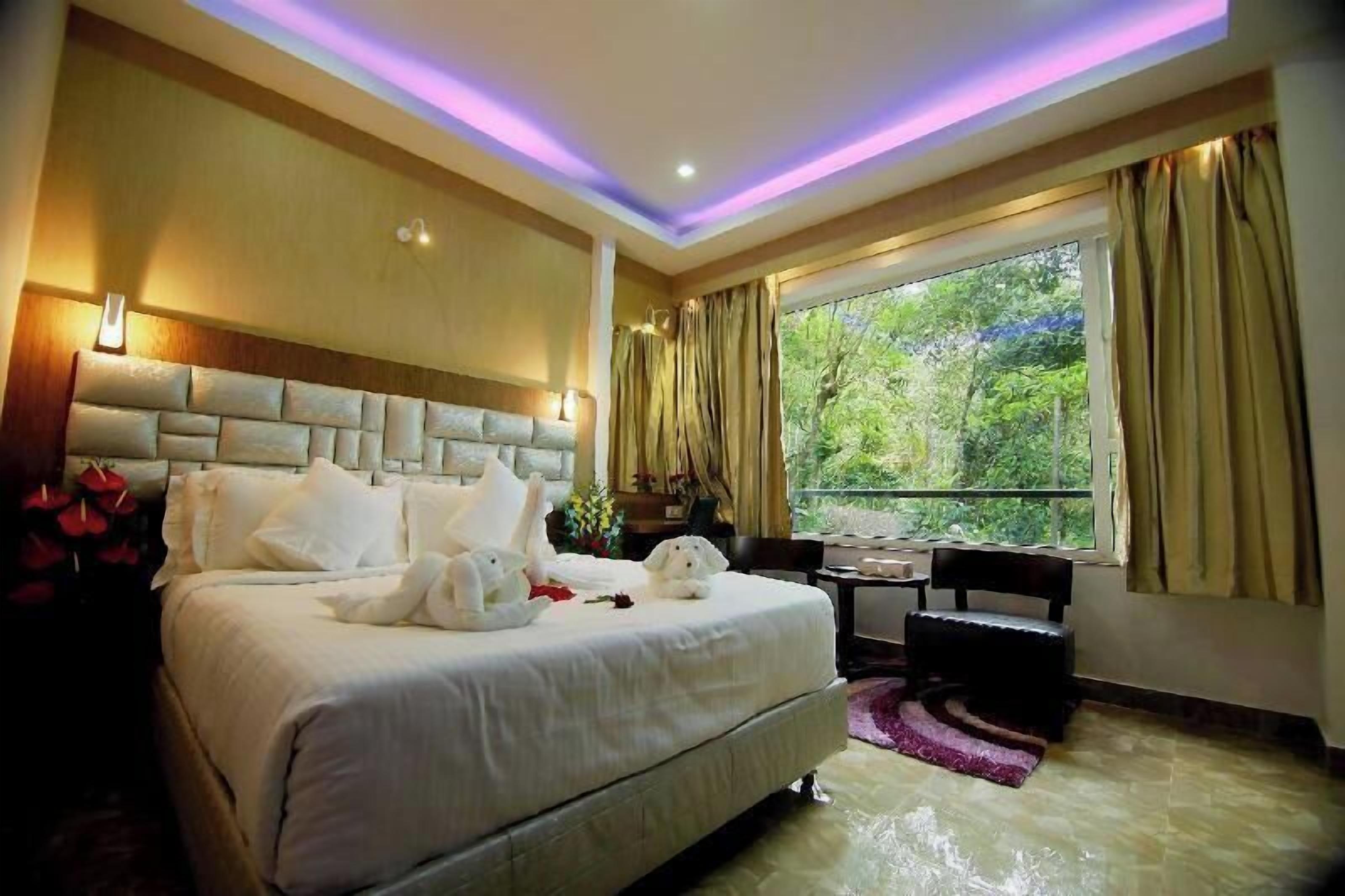 Minibar, in-room safe, soundproofing, iron/ironing board