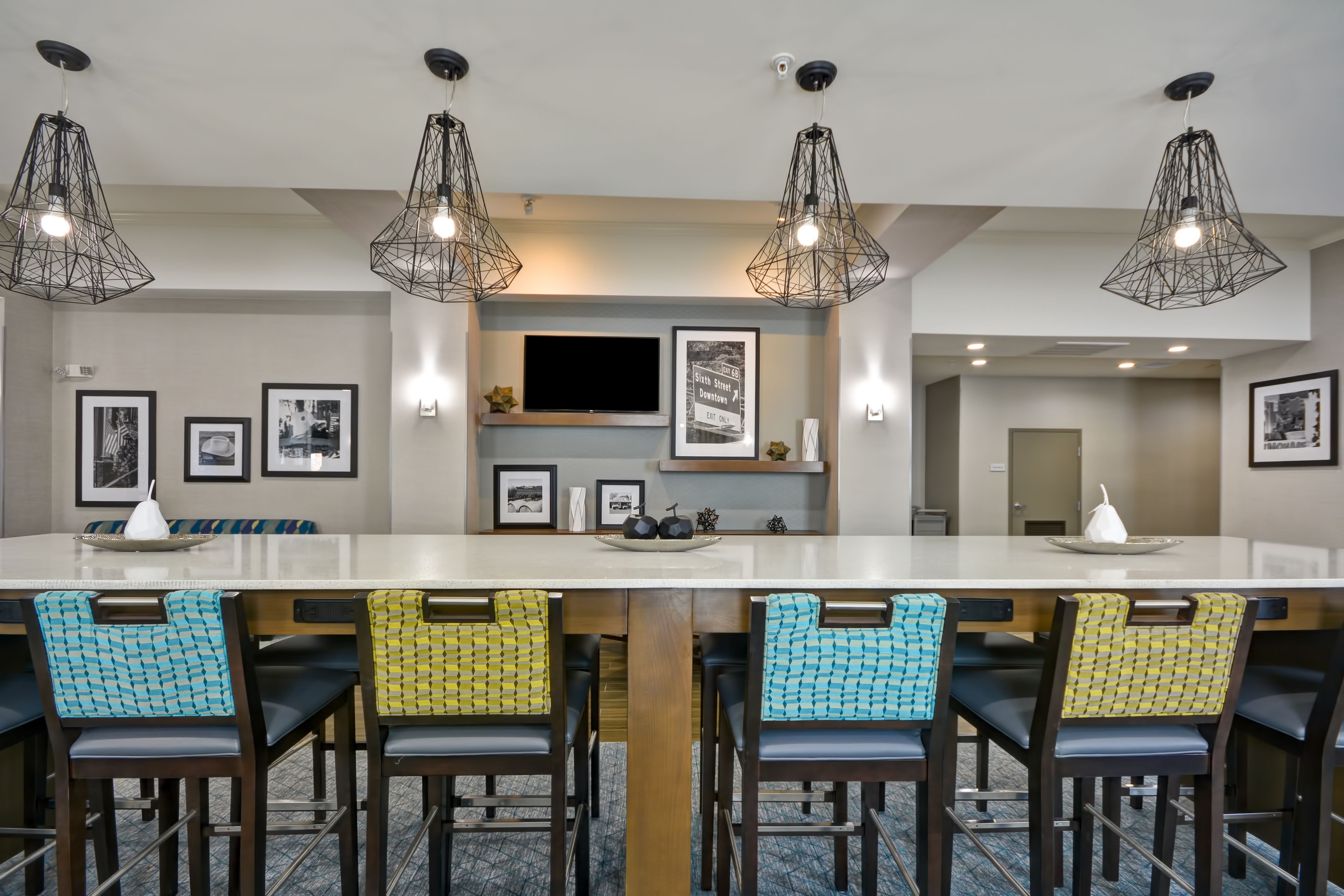 free daily breakfast