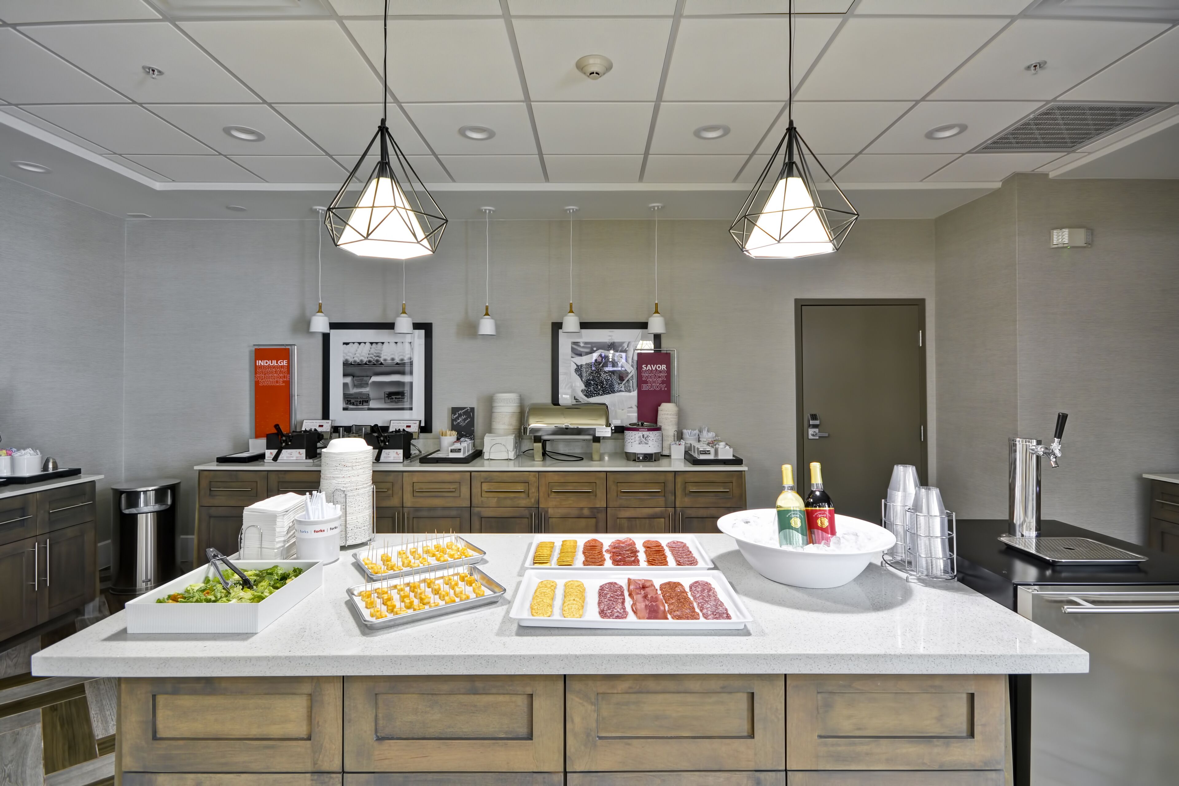 free daily breakfast