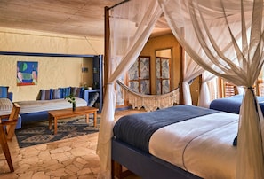 Egyptian cotton sheets, premium bedding, pillow-top beds, in-room safe - Blue Apple Beach (Cartagena)