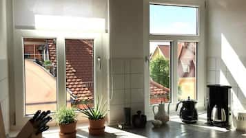 Classic Condo, 1 Bedroom, Kitchen, City View | Private kitchen | Fridge, oven, stovetop, coffee/tea maker