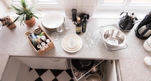 Appart'hÎtel Classique, 1 chambre, cuisine, vue ville | Cuisine privée | Réfrigérateur, four, plaque de cuisson, cafetiÚre/bouilloire