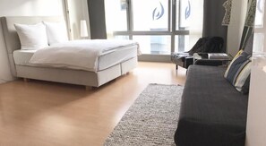 Classic Studio, 1 Bedroom, City View, Beachfront | 1 bedroom, desk, iron/ironing board, free WiFi - Central Studio Marktplatz (Weimar)
