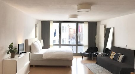 Classic Studio, 1 Bedroom, City View, Beachfront | City view. Central Studio Marktplatz