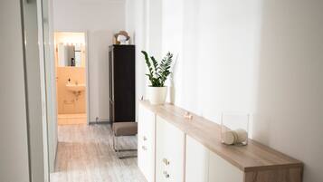 Kondo Deluks, 3 kamar tidur, patio, menghadap pantai | 3 kamar tidur, meja kerja, kedap suara, dan setrika/meja setrika