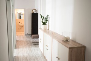 Condo luxo, 3 quartos, varanda, de frente para a praia | 3 quartos, escrivaninha, quartos à prova de som