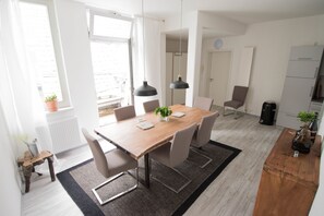 Condo luxo, 3 quartos, varanda, de frente para a praia | 3 quartos, escrivaninha, quartos à prova de som