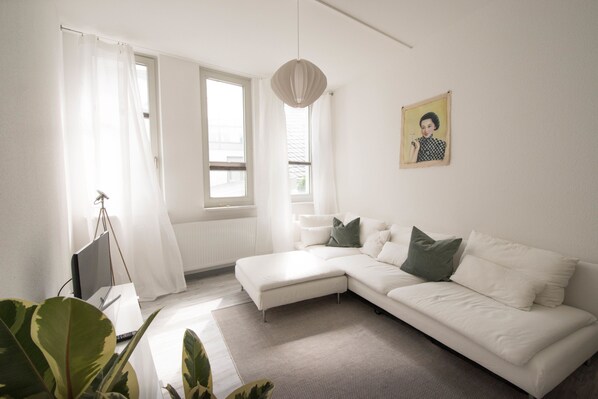 Deluxe Condo, 3 Bedrooms, Patio, Beachfront | 3 bedrooms, desk, soundproofing, iron/ironing board