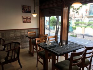 Desayuno continental gratuito y diario