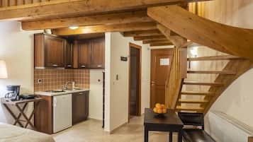 Room (Maisonette) | Individually decorated, desk, soundproofing, iron/ironing board
