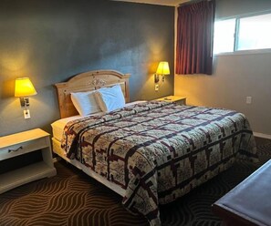 Premium bedding, iron/ironing board, free WiFi, bed sheets - Love Hotels Western Holiday by OYO at Harlan Lake NE (Alma)