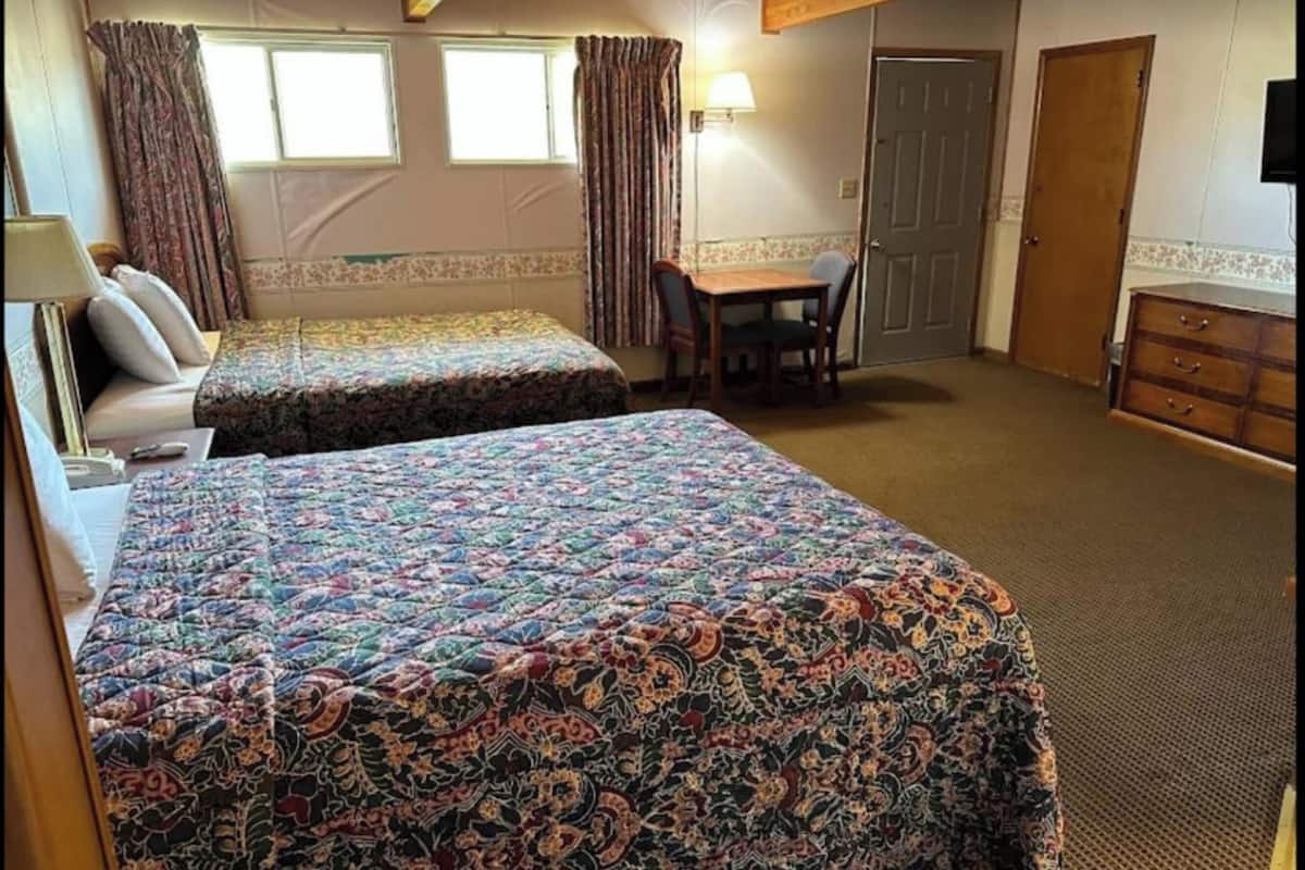 Premium bedding, iron/ironing board (on request), free WiFi, bed sheets