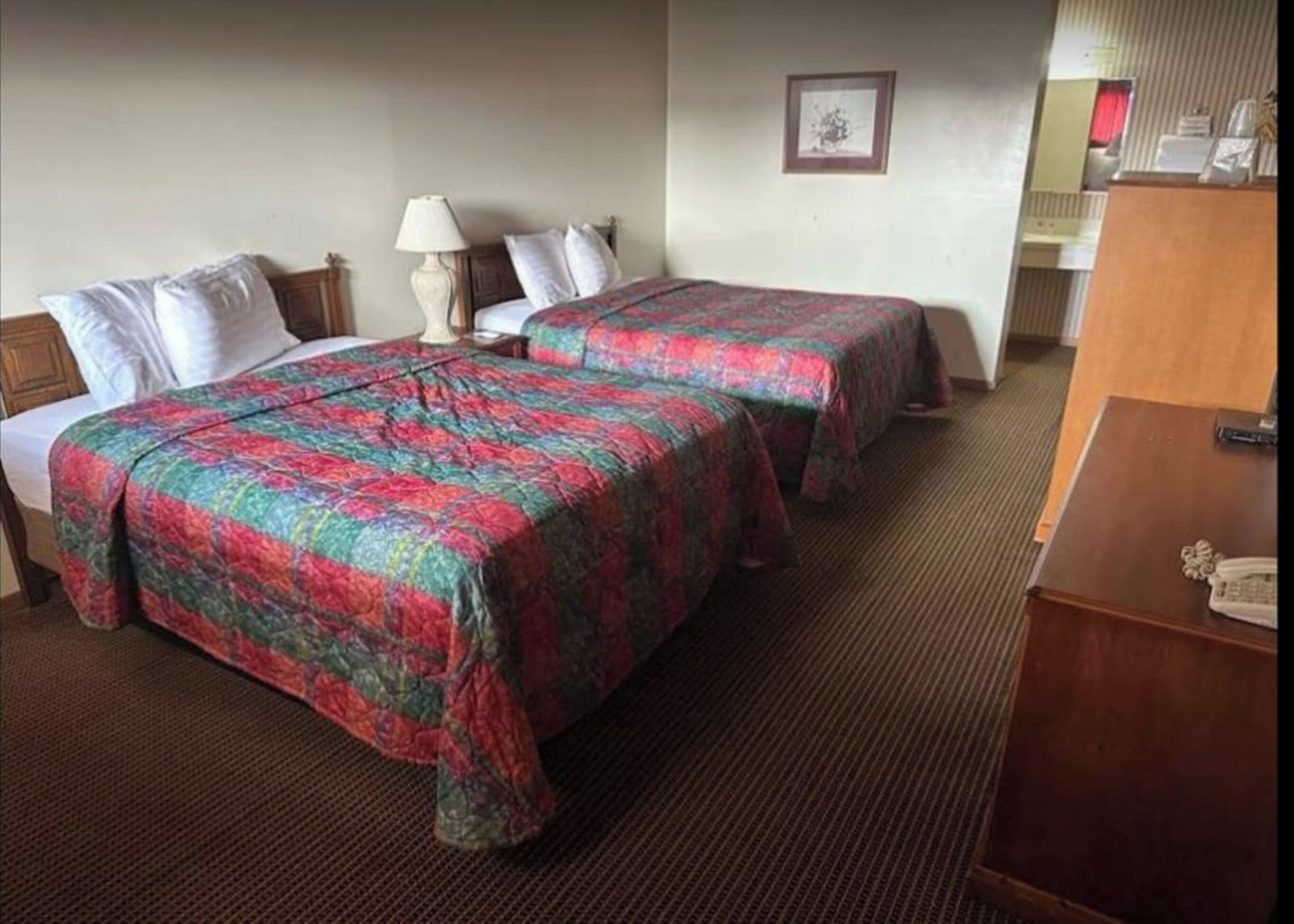 Roupas de cama premium, ferros/tábuas de passar roupa, Wi-Fi de cortesia