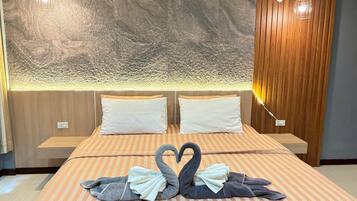 Free WiFi, bed sheets