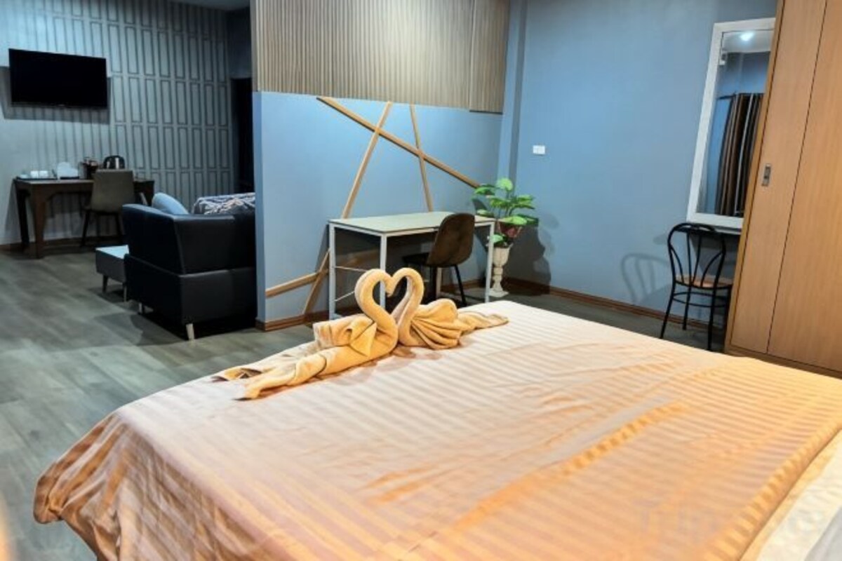 Free WiFi, bed sheets