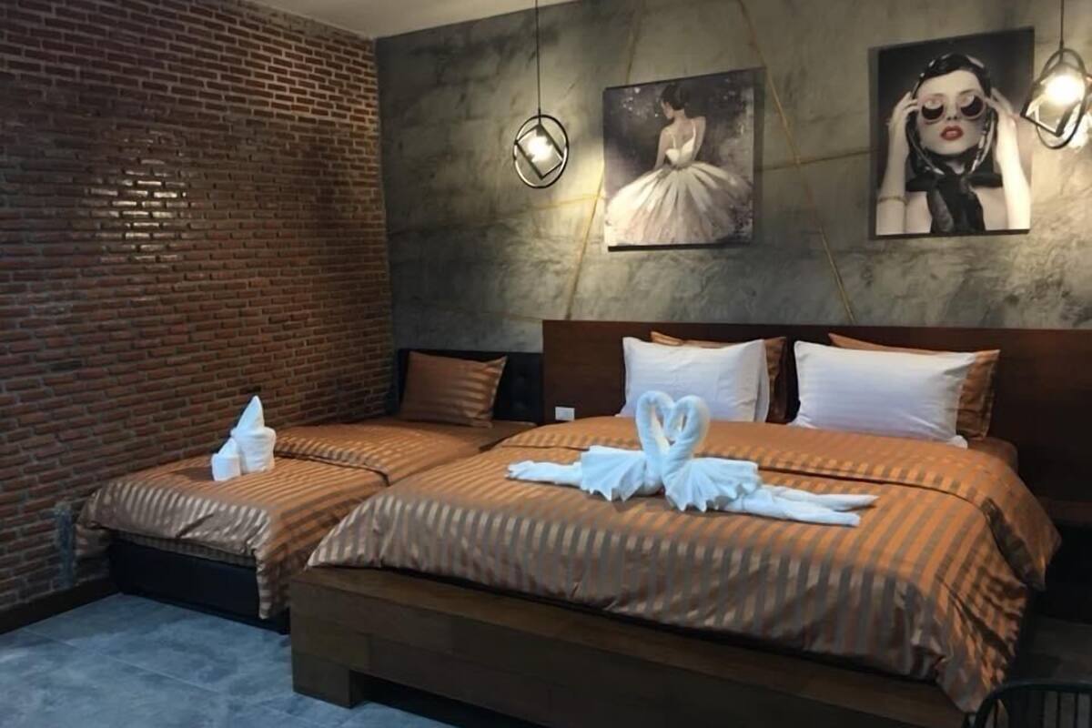 triple room | free wifi, bed sheets