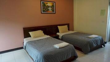 Standard Twin Bed | Desk, free WiFi