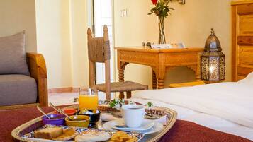 2 bedrooms, premium bedding, free minibar items, individually decorated