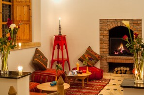 Lobby sitting area - Riad Sougtani (Tameslouht)