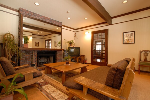 ロビーラウンジ