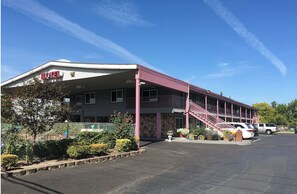 Pintu masuk properti