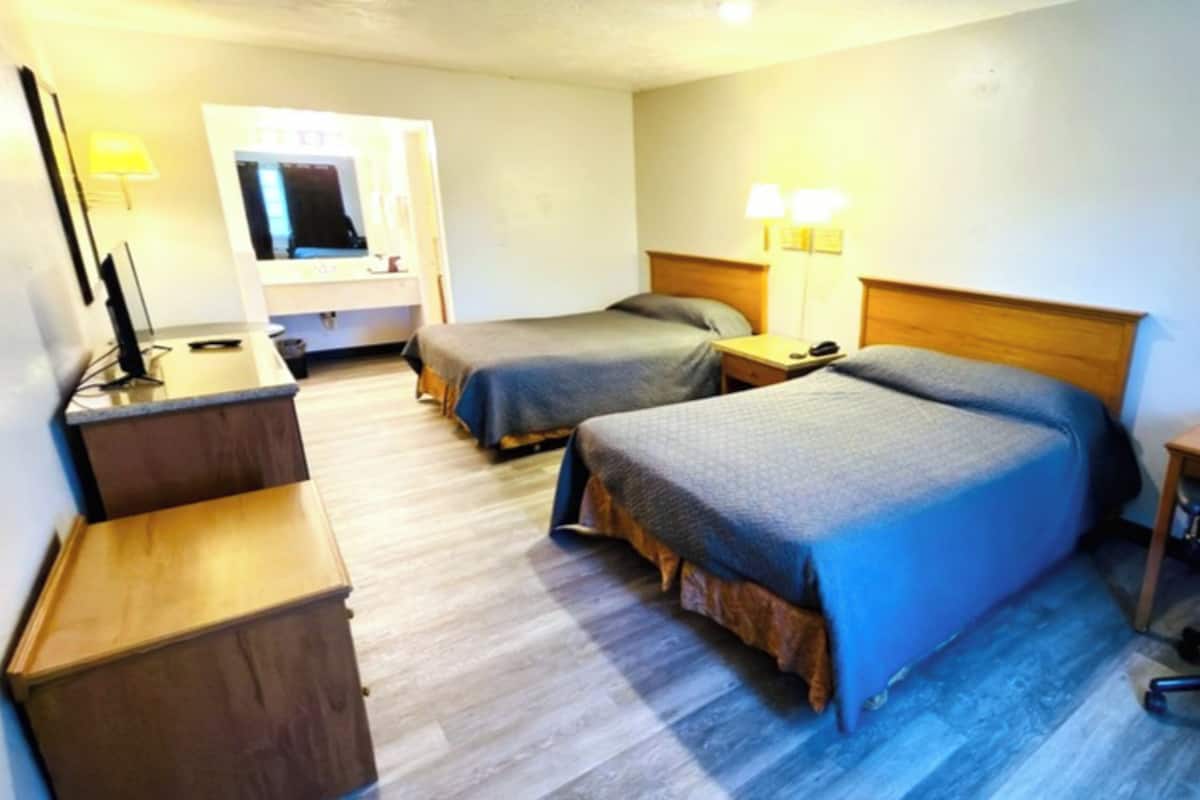 WiFi (free), bed sheets