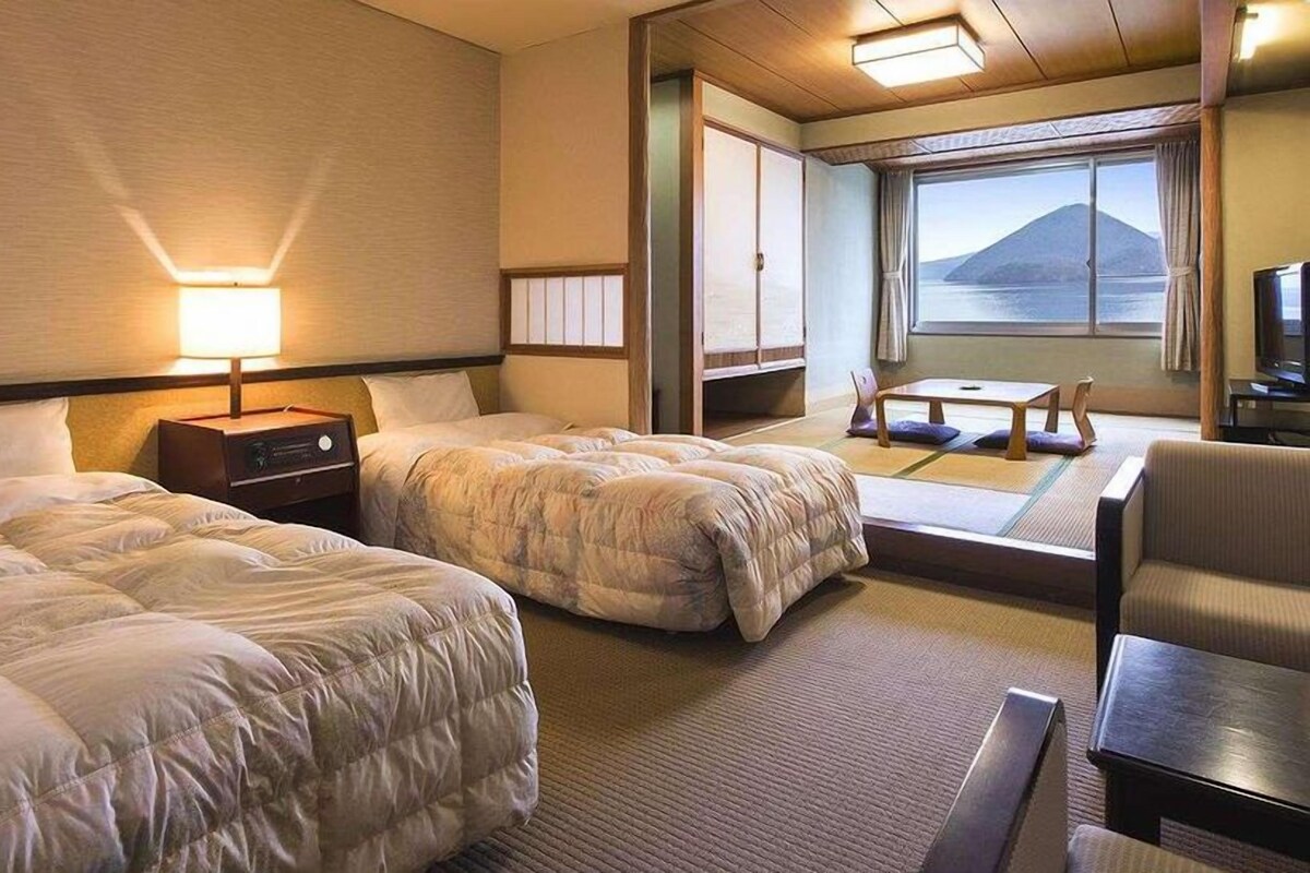 Semi Western-style Room