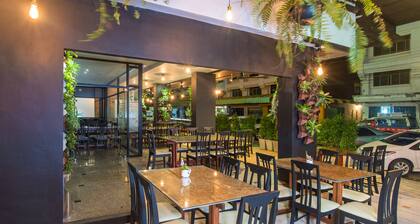 Amity Poshtel - Hostel