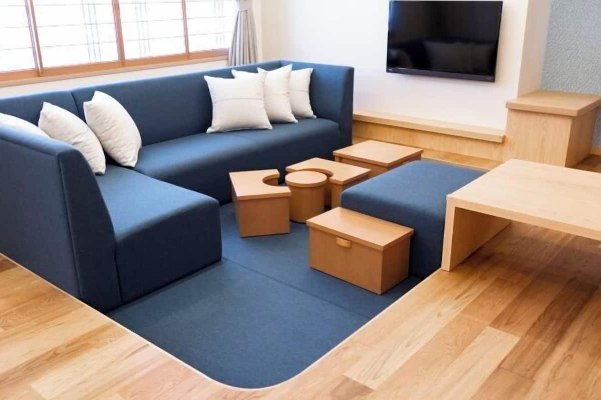 Living area | Flat-screen TV