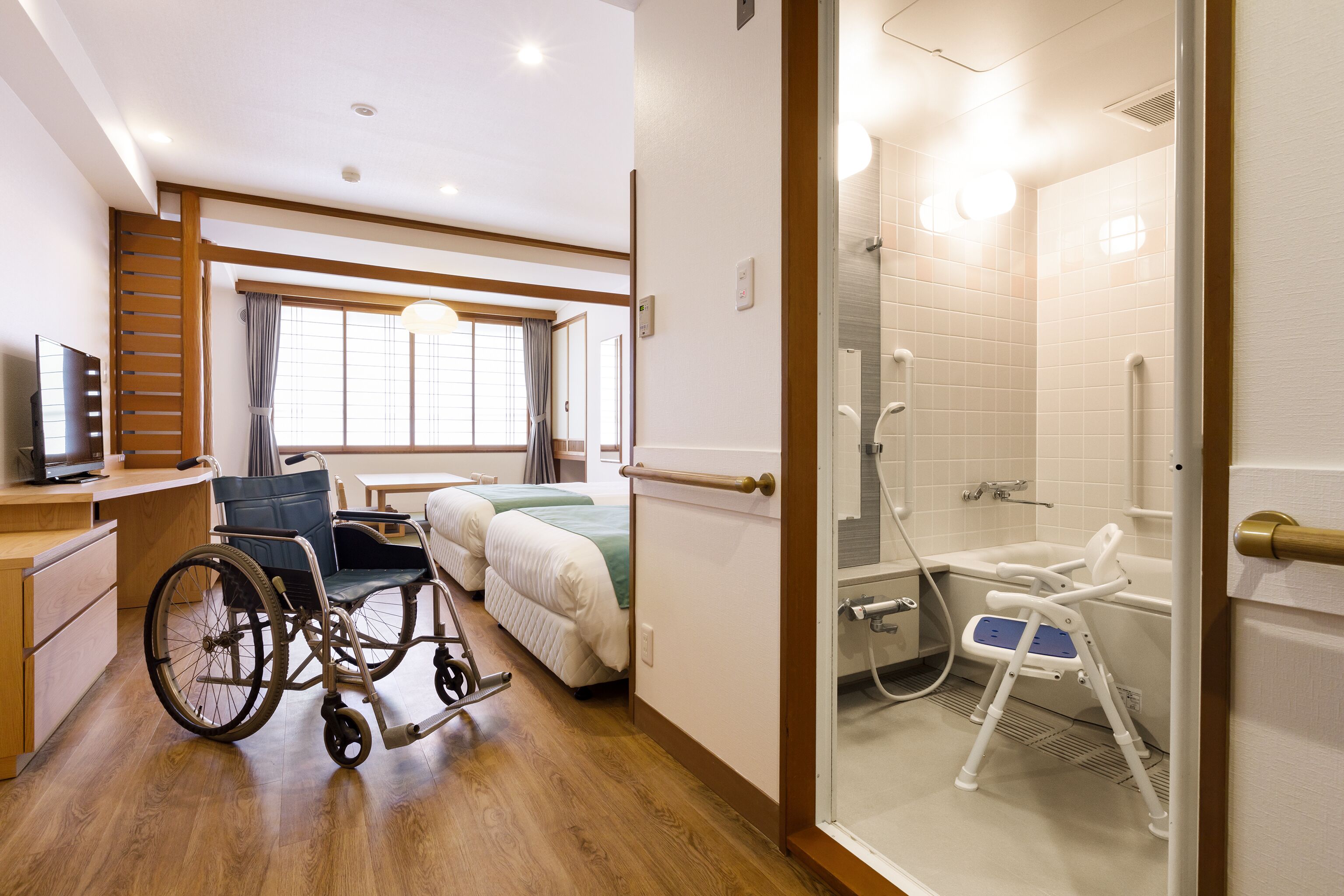 universal twin room  | in-room safe, individually decorated, individually furnished