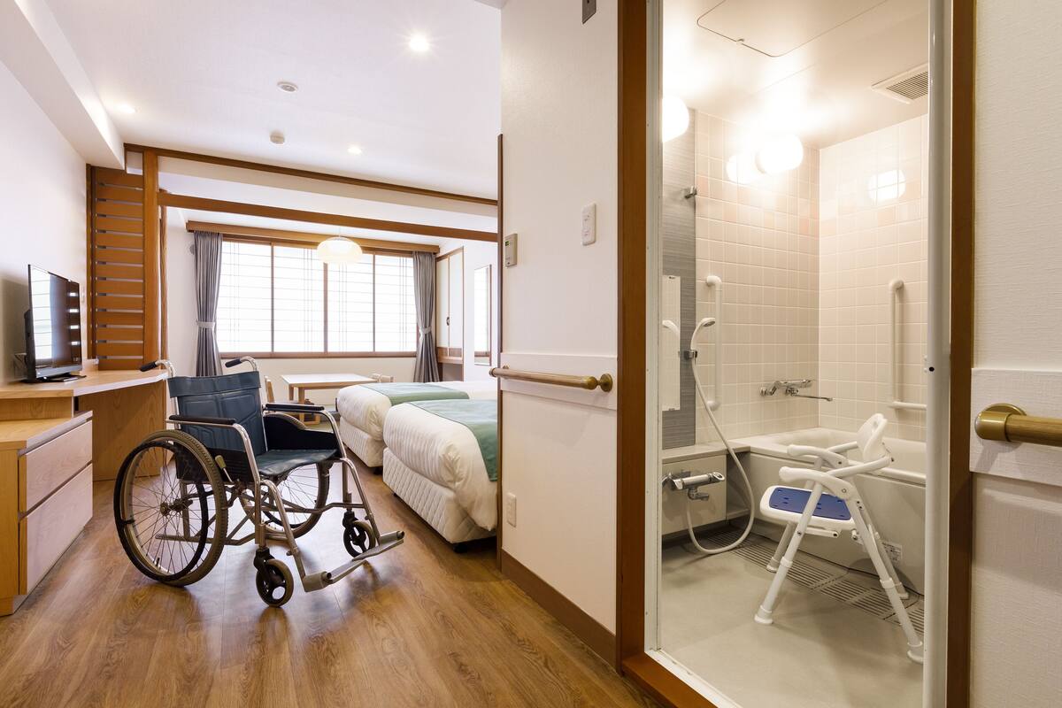 universal twin room  | in-room safe, individually decorated, individually furnished