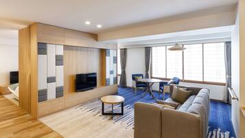 Universal Suite Room | In-room safe, individually decorated, individually furnished