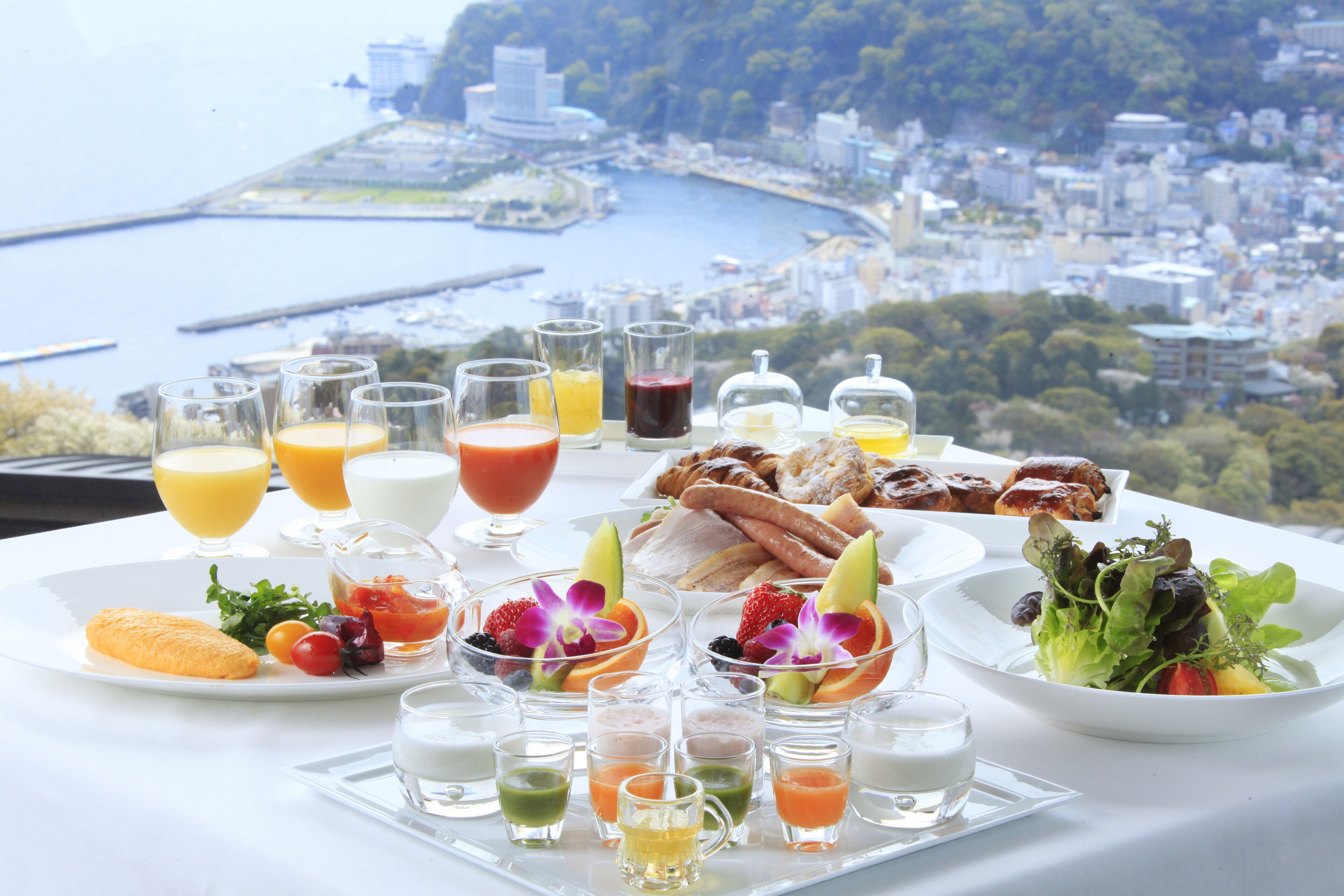 朝食