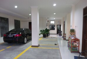 Free self parking - Griya Rambutan Barat (Semarang)