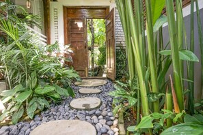 Garden view - KTS Balinese Villas (Canggu)